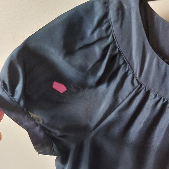 Theory silk Floral dress with slight puff sleeve. Fully lined. Size 6 - Picture 8 of 9